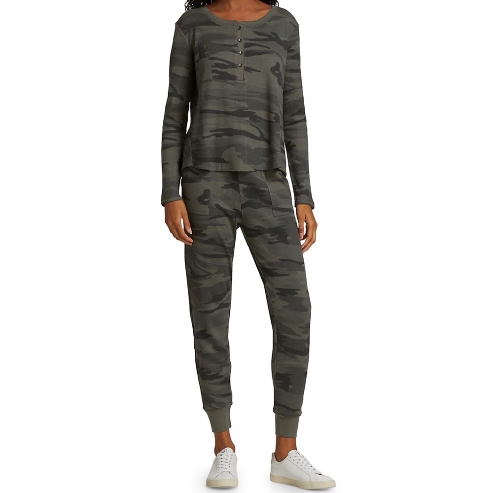 SPLENDID Camo Printed Thermal Joggers Pants Olive - Picture 2 of 7